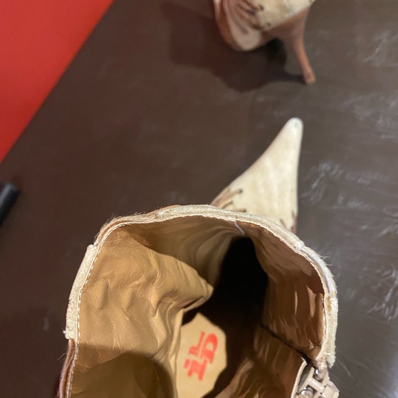 Suede boots - Picture 5 of 10